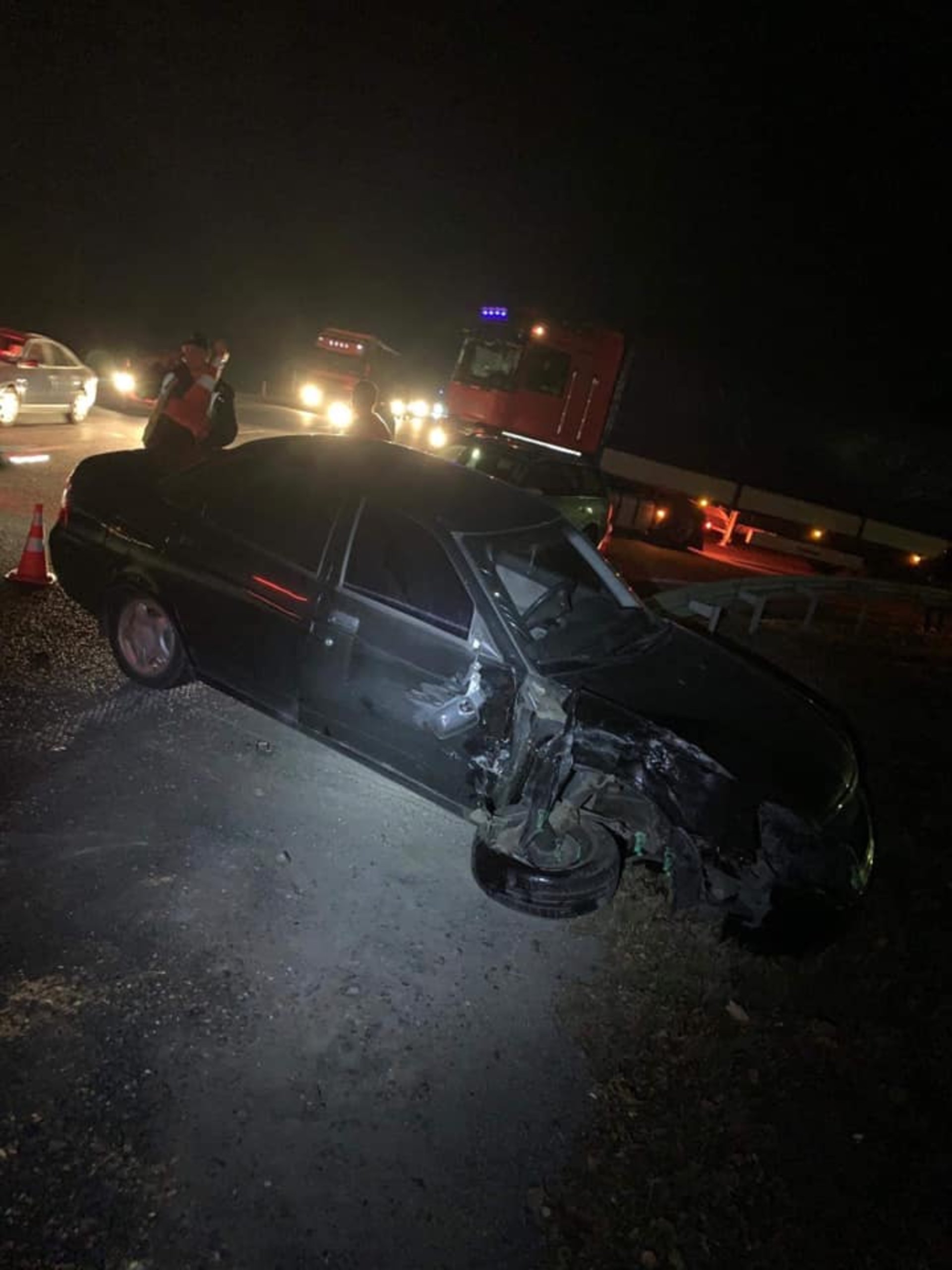 На Львівщині жінка, яка їхала вночі на мотоциклі, потрапила у аварію і втратила дитину. Фото Варта-1
