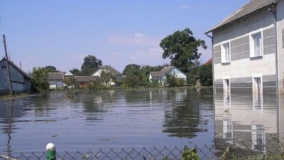 На Львівщині негода зруйнувала дорогу у Старосамбірському районі