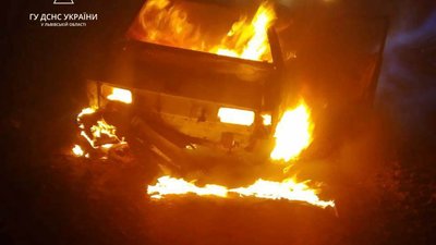 У Львові згорів автомобіль (ВІДЕО)