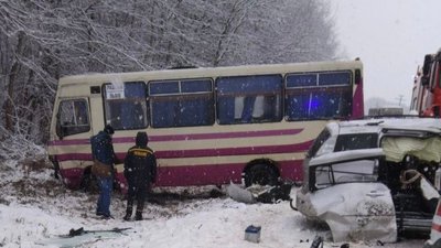 На Львівщині у ДТП з автобусом постраждало 8 осіб