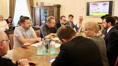 Угорщина не заперечує проти транзиту зброї до України через свою територію, - заступник МЗС Угорщини