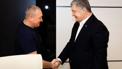Петро Порошенко привітав кіборга Марченка зі звільненням