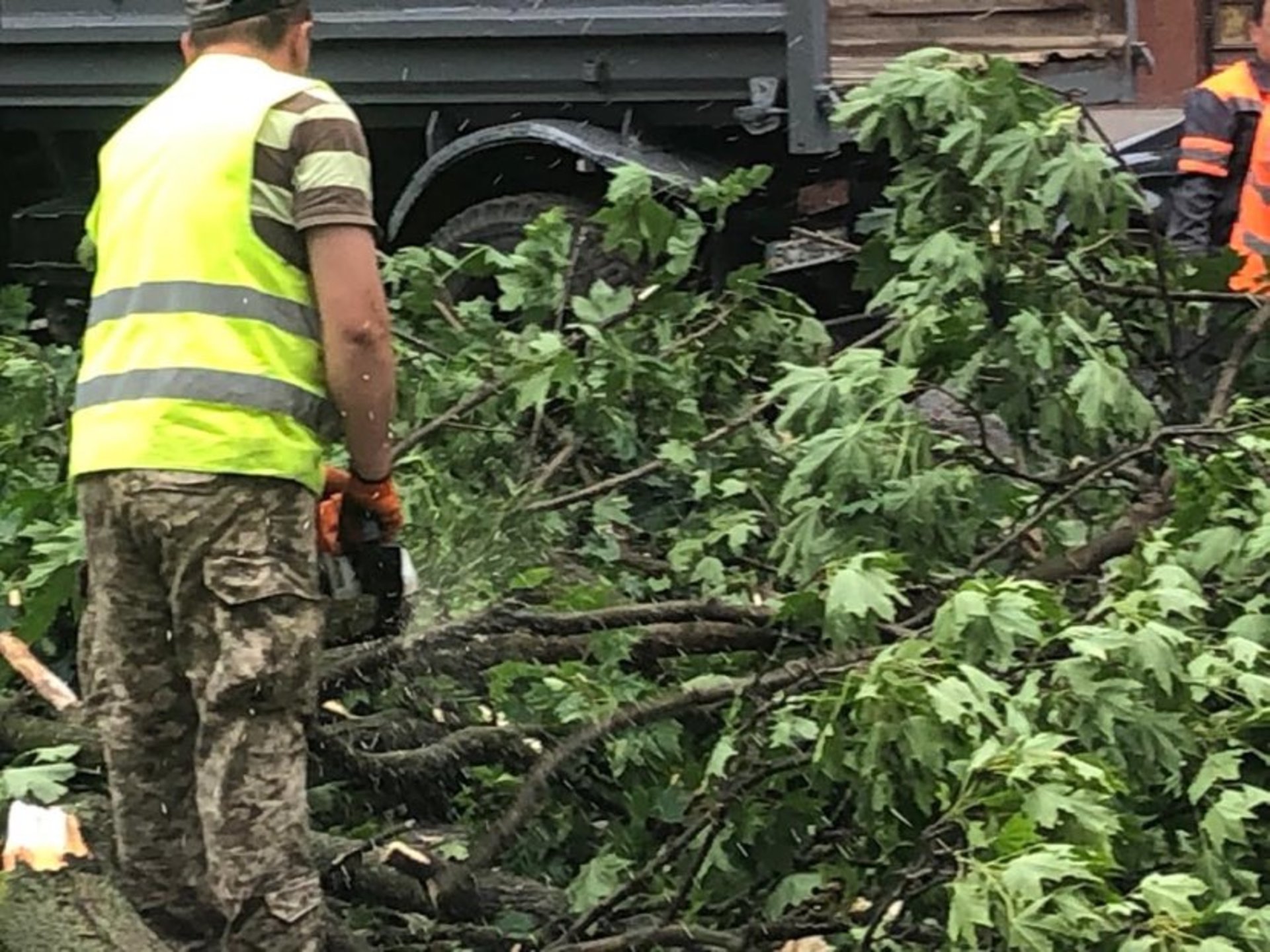 У Львові ліквідовують наслідки негоди, фото ЛМР