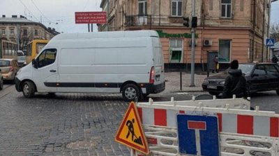 У Львові на вулиці Городоцькій другий день виникли затори (ФОТО)