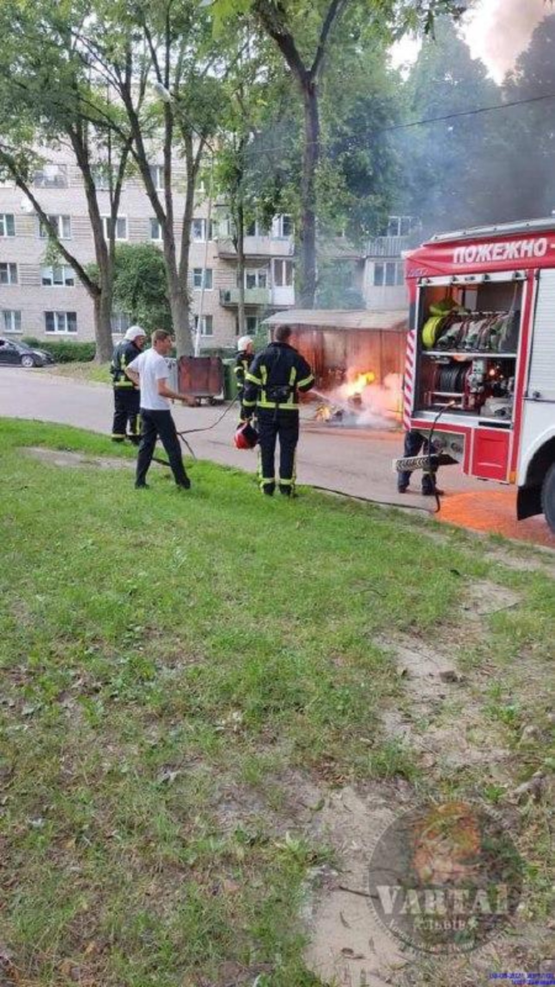 У Львові горіли смітники, фото Варта-1