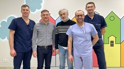 Персональний лікар французького футбольного клубу прооперував у Львові півтора десятка українців