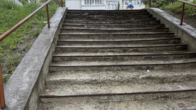 У Львові просять відремонтувати аварійні сходи (ФОТО)
