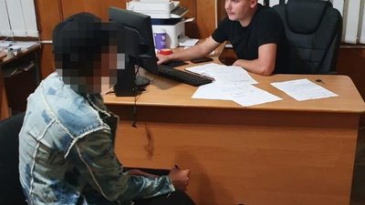 Вбила і сховала тіло у ванній: на Львівщині чоловік зарізав знайомому