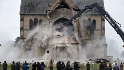 У Німеччині зруйнували село із собором заради видобутку вугілля