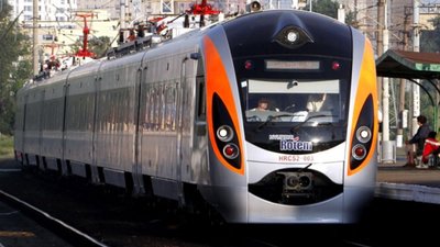 Поїзди зі Львова, Одеси  і Києва, п'ять днів не курсуватимуть до Перемишля