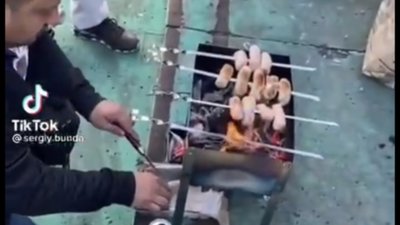 У Львові під час футбольного матчу на стадіоні смажили ковбаски (ВІДЕО)