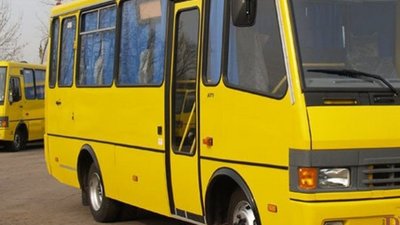 Водій львівської маршрутки під час руху «сидів» у телефоні (ВІДЕО)