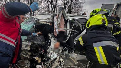 На Львівщині через аварію перекривали рух у місто