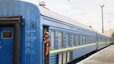 На Львівщину евакуювали понад 200 людей з епіцентру бойових дій