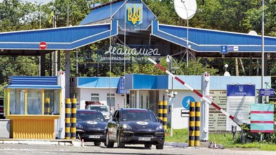 Біля кордону з Молдовою  у кабіні вантажівки знайшли мертвим водія львівської транспортної компанії