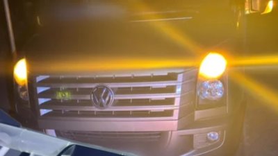 На Львівщині п’яний чоловік мало не влетів у патрульних