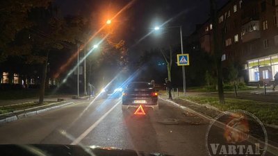 У Львові на пішохідному переході не розминулись автомобілі (ВІДЕО)