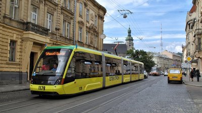 Городянам і туристам: у Львові сьогодні буде змінено рух громадського транспорту