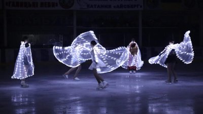 Діти з вразливих категорій Дрогобиччини відвідали льодове шоу у Новояворівську