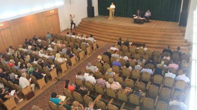 Олег Синютка поспілкувався з родинами військових, які померли після повернення з ООС (ФОТО, ВІДЕО)