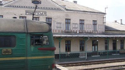 У Києві залізничний вокзал відновив роботу