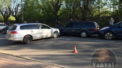 У Львові зупинився рух транспорту у Рясне (ФОТО)