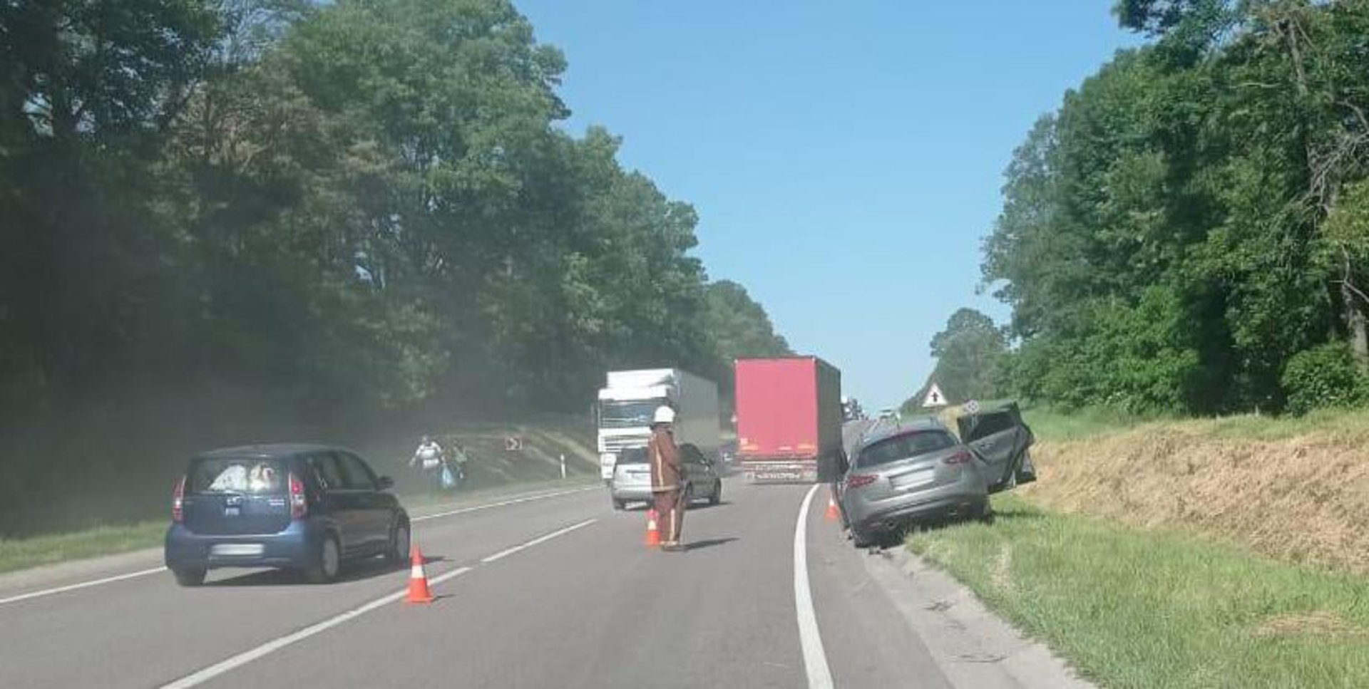 У МВС повідомили подробиці зіткнення автомобілів із цистерною, фото поліції Львівщини