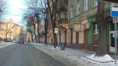 У Львові з площі Кропивницького не можна повертати наліво на Городоцьку (ФОТО)