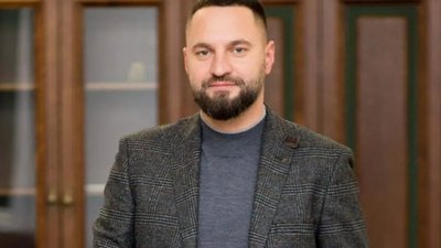 У помешканні екс-керівника Львівської митниці провели обшук (ФОТО)