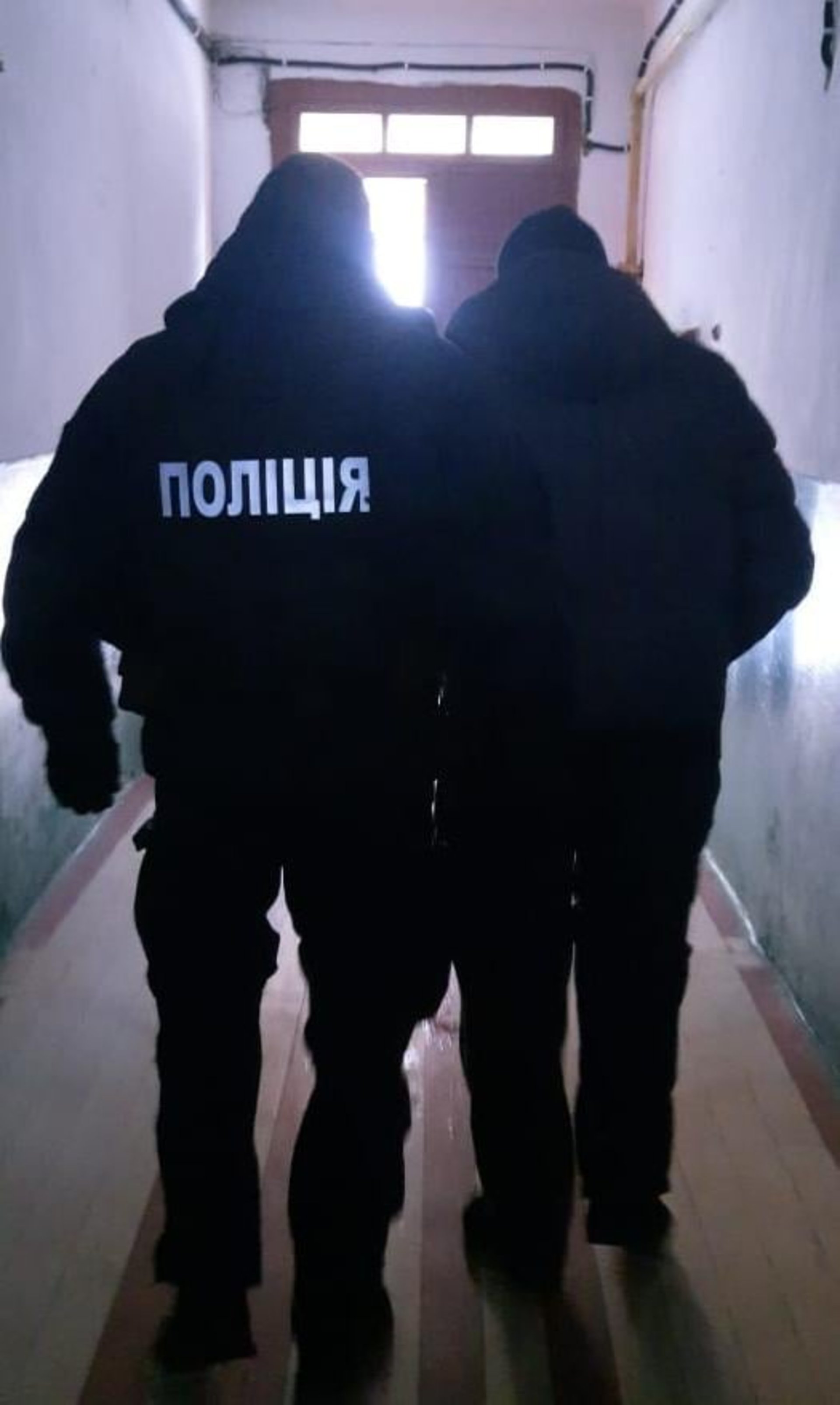У Самборі 53-річний чоловік розповсюджував наркотики