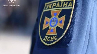 У Дрогобичі екстрені служби допомогли літньому чоловіку