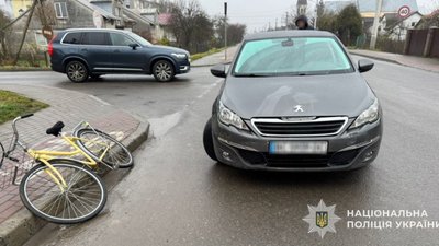 На Львівщині жінка на автомобілі збила жінку на велосипеді