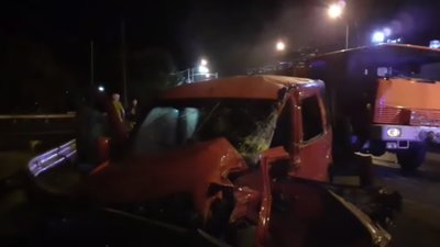 У Бродах фура в'їхала у легковик: є жертви (ВІДЕО)