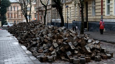 У Львові списали 1300 м2 бруківки
