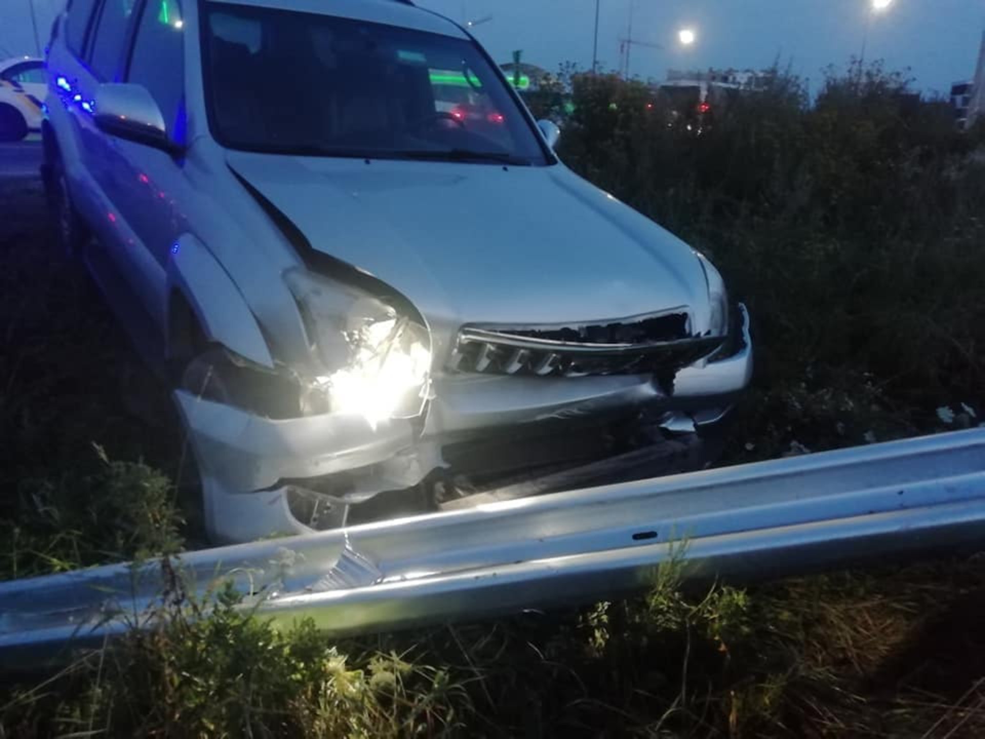 У Львові чоловік викрав та розтрощив автівку. Фото: Варта1