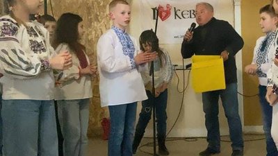 Школярі з Борислава зібрали понад 30 тисяч гривень для ЗСУ під час благодійного балу