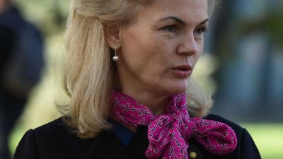 Дружина Садового порівняла себе з подарованим букетом квітів (ФОТО)