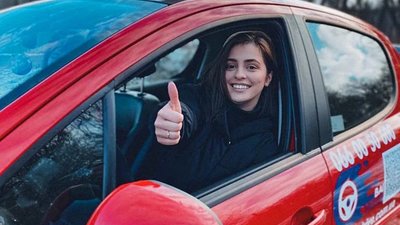 У Львові в автошколі провели обшуки