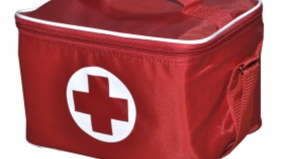 У Червонограді на вулиці знайшли сумку-холодильник з написом: «Вакцина! Терміновий вантаж» (ФОТО)