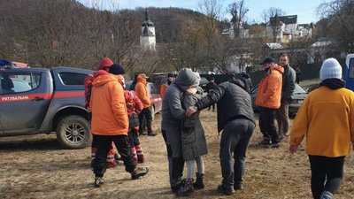 На Львівщині розшукали жінку, яка цілу ніч блукала у лісі