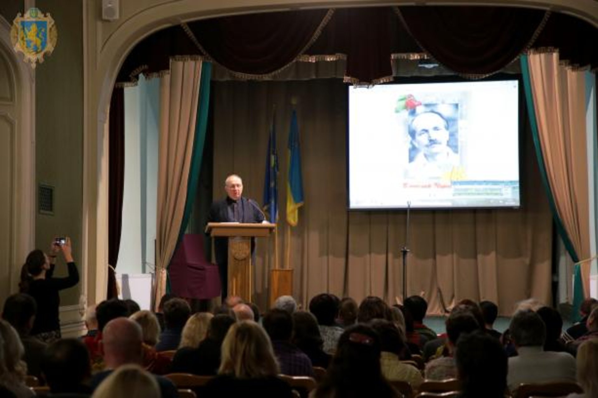 У Будинку вчених відбувся круглий стіл щодо ролі В’ячеслава Чорновола у становленні молодої особистості. Фото: прес-служба ЛОДА.