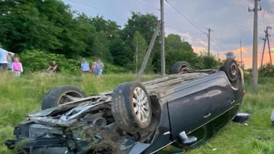 На Львівщині перекинувся автомобіль (ФОТО)