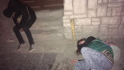 У Львові шукають рідних дівчини, яку вночі посеред міста знайшли "під кайфом"