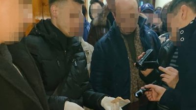 На Львівщині СБУ взяла на хабарі районного начальника державної виконавчої служби