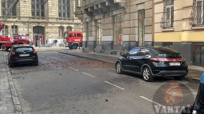 У Львові розшукують власників двох автомобілів (ФОТО)