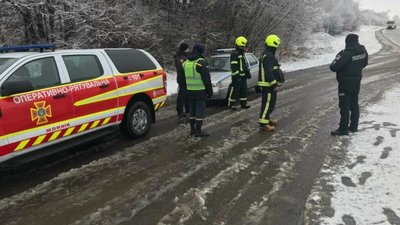 Трагедія на Львівщині: молодий чоловік впав з кладки в річку і зник