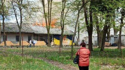 У Львові горить центр надання допомоги ветеранам (ВІДЕО)