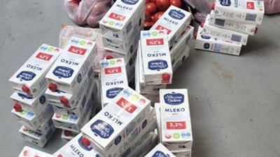На Львівщині жінка позбулася автомобіля через незадеклароване молоко і помідори (ФОТО)