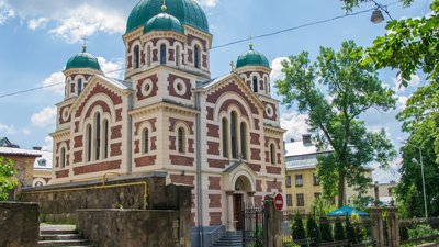На Львівщині й досі діє близько 30 парафій  УПЦ (МП), яка підпорядковується Російській Православній Церві