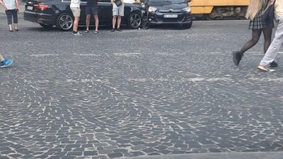 У Львові на Личаківській не розминулись автомобілі